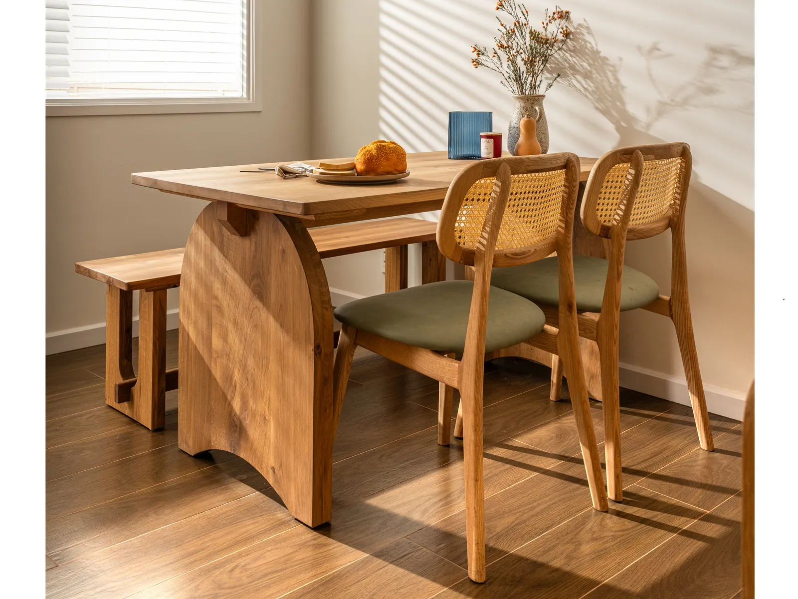 ARLO DINING SET